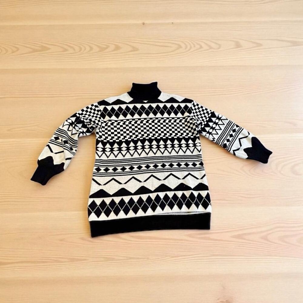 Urban Outfitters Black and White Knit Sweater